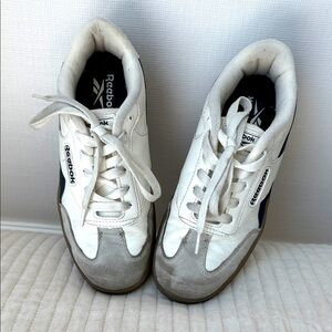 Reebok Kids/Boys  White and Gray Sneakers US Size 4K, eur size 35